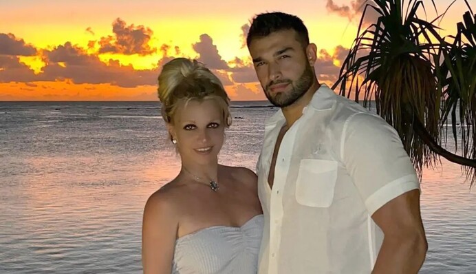 Чоловік Брітні Спірс подав на розлучення через звинувачення у зраді