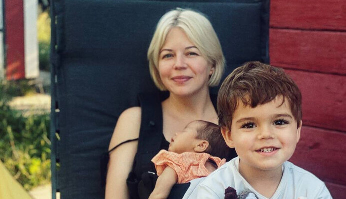 Родилась раньше срока: ONUKA рассказала о дочери Лине и сложностях материнства