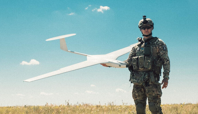 Андрей Хливнюк с ударным БПЛА потролил Рому Зверя, который пел для оккупантов на Донбассе