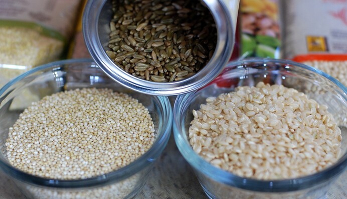 Чи можна їсти крупи, в яких завелися жучки: експерти здивували відповіддю