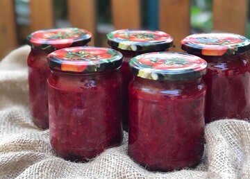 Будет стоять до зимы: как приготовить борщевую заправку долгого хранения