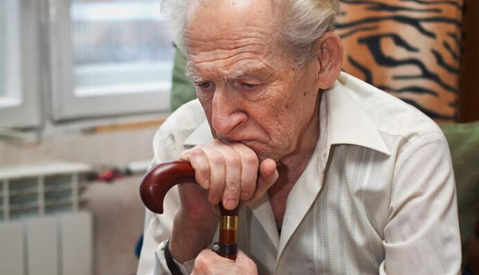 Пенсионеров поставят в позу: когда в Украине будут отбирать пенсии