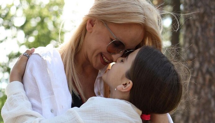 Как летит время: Лилия Ребрик в день рождения старшей дочери показала трогательные архивные кадры