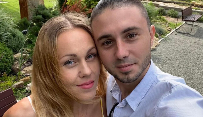 Щасливі всі: Тарас Тополя показав фото з дружиною і дітьми, які повернулися в Україну