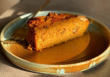 Простая и быстрая выпечка к чаю: как приготовить морковный пирог из доступных ингредиентов