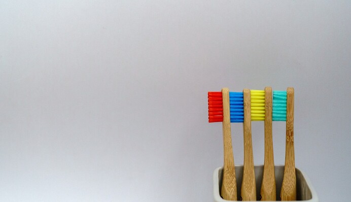 Как часто нужно менять зубную щетку, и что будет, если этого не делать