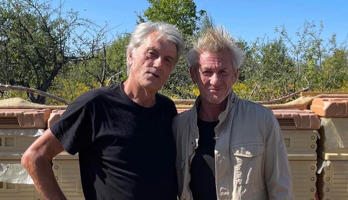 После Саммита первых леди и джентльменов Шон Пенн встретился с Виктором Ющенко: фото