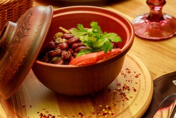 Лобио – традиционное грузинское блюдо из фасоли: как приготовить его с овощами и томатным соусом