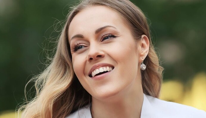 Далі так не можна було: Alyosha пояснила, чому повернулася в Україну після 1,5 років життя у США