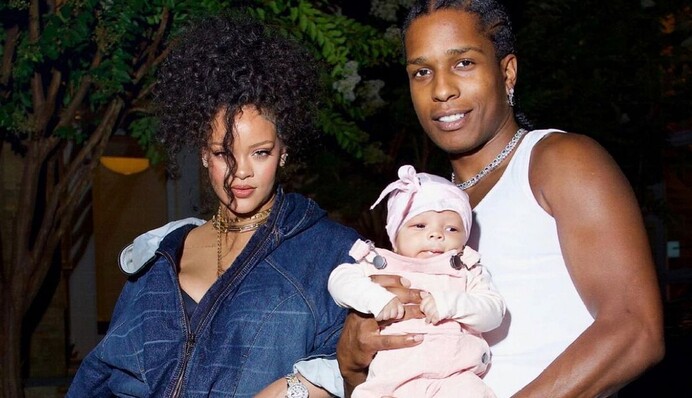 Рианна впервые показала новорожденного сына и раскрыла его имя: фото