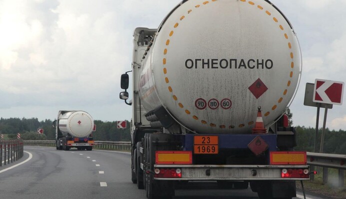 Дизель-шоу по-російськи: кому смішно, а кому сумно від цін на пальне в РФ