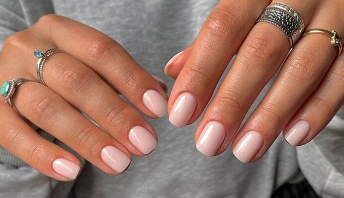 Нігті BIAB стали популярною альтернативою гель-лаку: як роблять цей манікюр