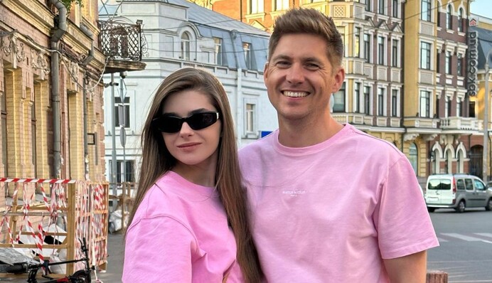 Устроила сюрприз: Остапчук показал, как жена поздравила его с 39-летием