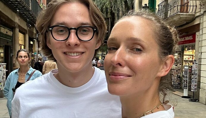 Официальное совершеннолетие: Катя Осадчая поздравила с днем рождения сына Илью, который учится в США