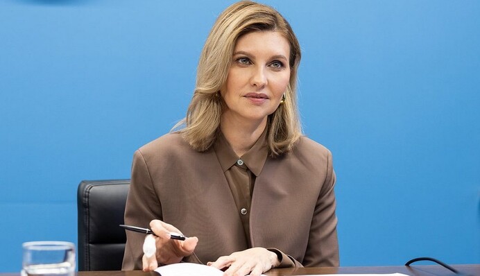 Елена Зеленская в костюме модного оттенка провела встречу с первой леди Германии