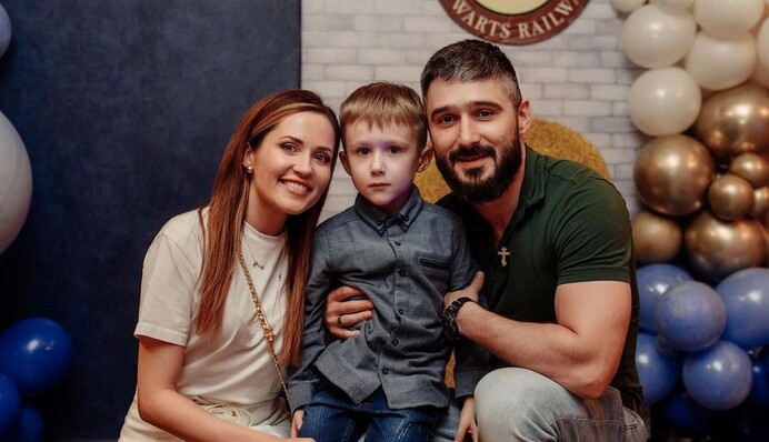 Незабываемые эмоции: Наталка Денисенко отпраздновала 6-летие сына с мужем-военным