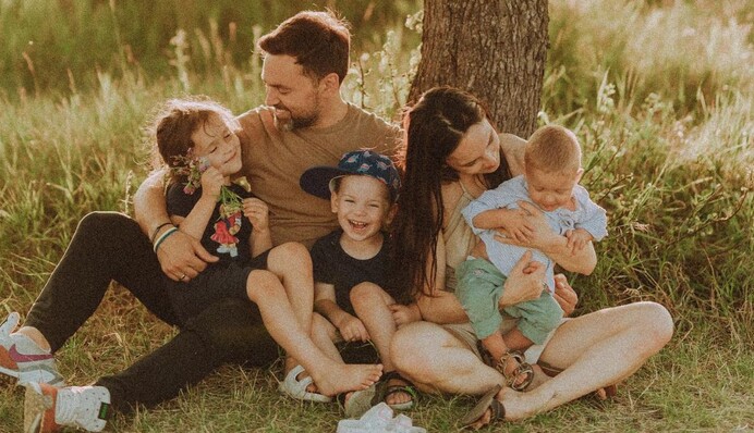 Хотели еще и девочку: жена Мирошниченко рассказала, что помешало им усыновить сразу двоих детей