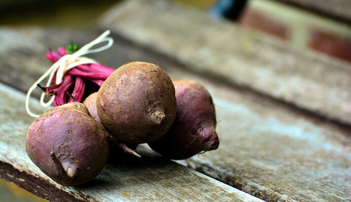 В піску, на картоплі, у глині: як зберігати буряки, щоб долежали до самої весни