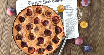 Сливовой пирог из газеты 