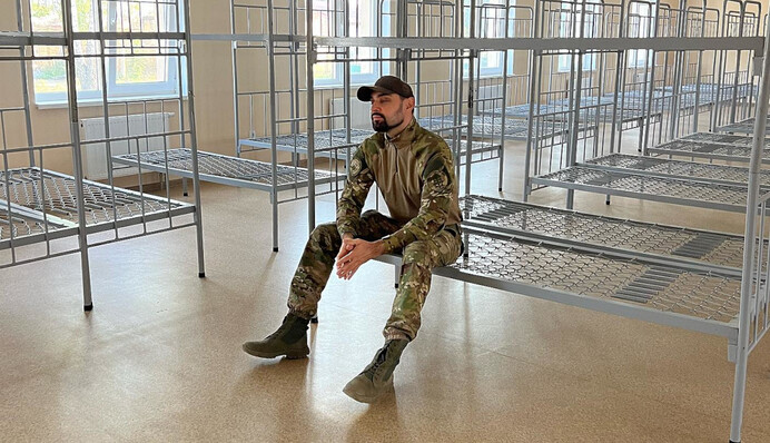 Списують майже всі гроші: Козловський розповів, як Кондратюк забирає його військову зарплату