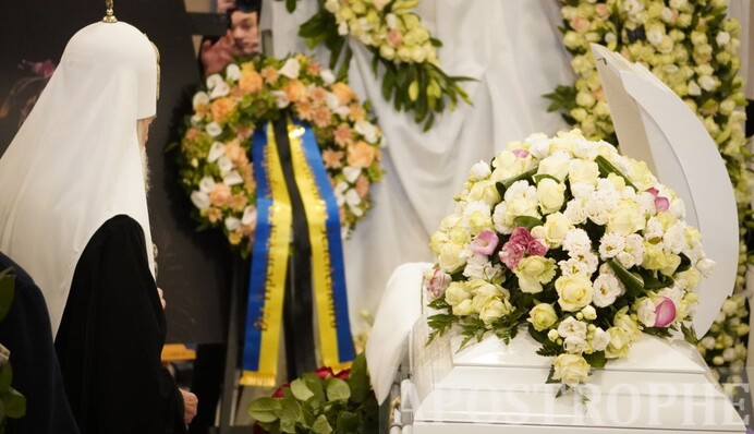 Нину Матвиенко провожают в последний путь: трогательные фото прощания с певицей