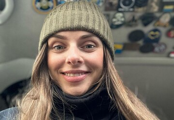 Оперна співачка виступила перед бійцями на фронті і здивувала місцевих собак: смішне відео