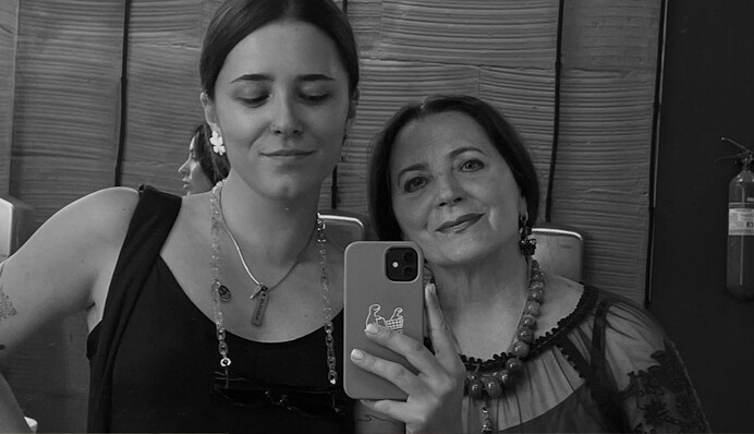 Онука Ніни Матвієнко Уляна вразила неймовірною схожістю з покійною співачкою: фото