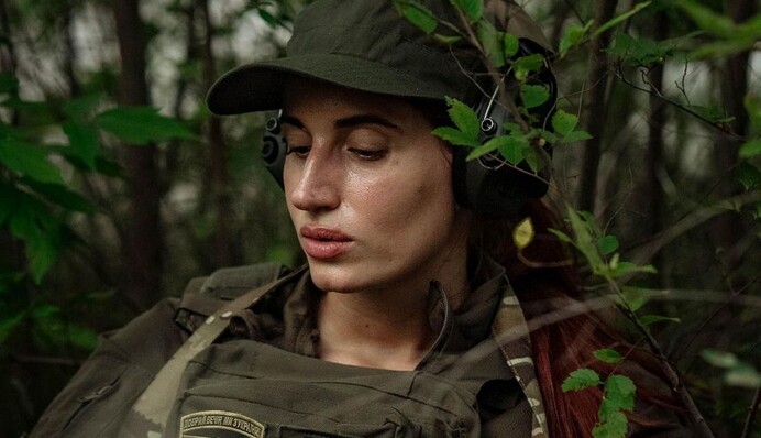 Евгения Эмеральд рассказала о домашнем насилии и страшных угрозах бывшего мужа