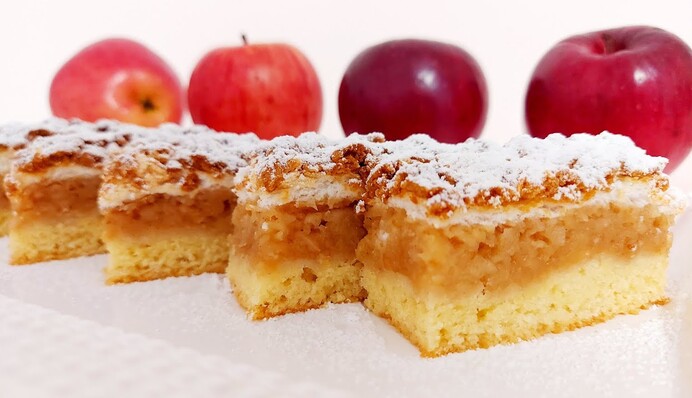 Что испечь вместо шарлотки: рецепт вкусного пирога с перетертыми яблоками и кремом