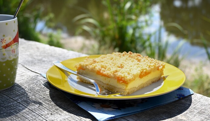 Тертый пирог можно приготовить на маргарине, масле и майонезе: особенности рецептуры