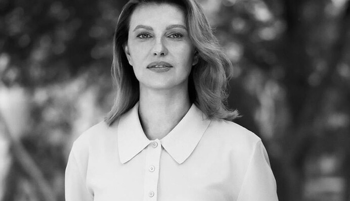 Олена Зеленська з'явилася на сторінках Vogue у стриманому елегантному образі: фото