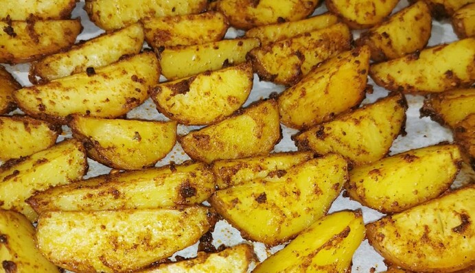 Как приготовить идеально хрустящий и ароматный картофель по-селянски: простой рецепт