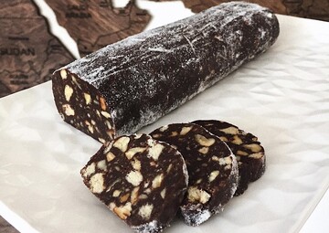 Як приготувати шоколадну ковбасу – рецепт із дитинства, який не втрачає популярності