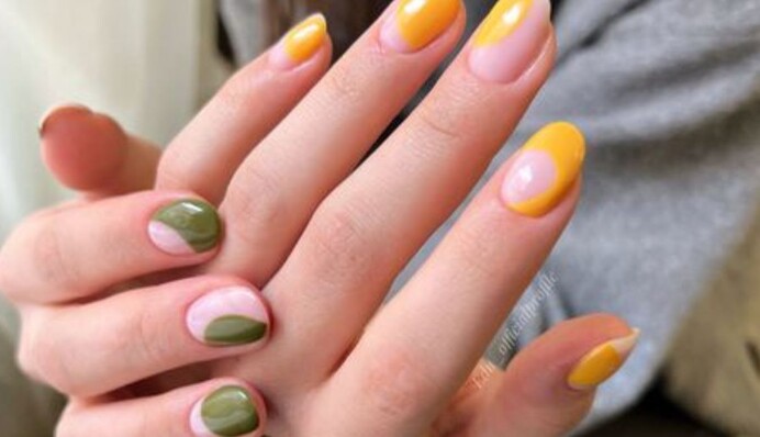 Свято наближається: стильний новорічний манікюр у щасливих кольорах 2024 року