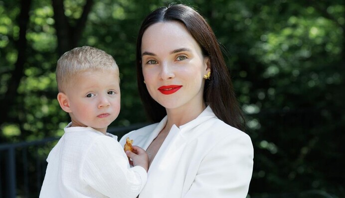 Я ее не осуждаю: Инна Мирошниченко рассказала о биологической матери и диагнозе названного сына