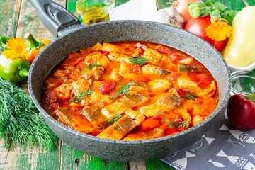 Как вкусно приготовить хека с овощами: рецепт, который следует знать всем любителям рыбы