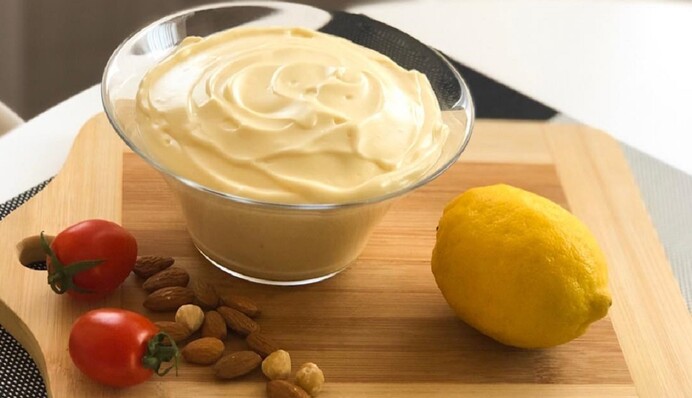 Как приготовить постный майонез – заправку для салатов, в рецепте которой нет яиц