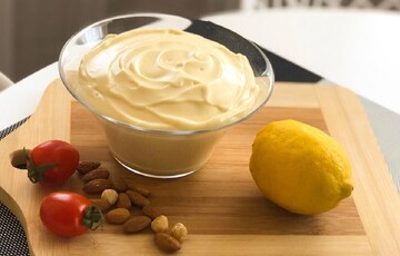 Как приготовить постный майонез – заправку для салатов, в рецепте которой нет яиц