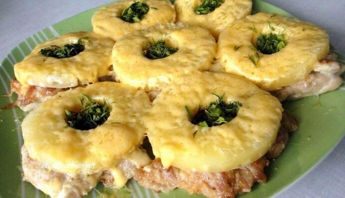 Отбивные с ананасами – простой рецепт, который превратит привычное блюдо в праздничное