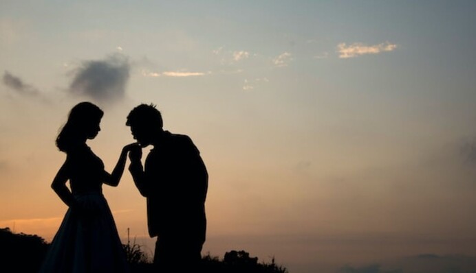 Одинокие сердца обретут любовь: любовный гороскоп на 2024 год для всех знаков Зодиака