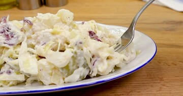 Что приготовить вместо обычного гарнира к мясу: рецепт вкусного картофельного салата