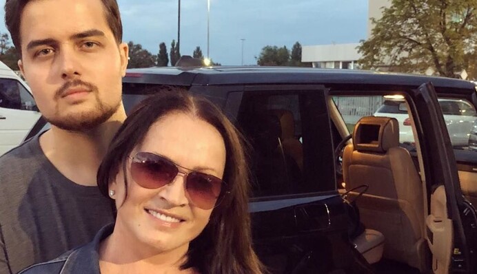 Вышло не с первого раза: СМИ раскрыли, как внук Софии Ротару выехал за границу во время войны