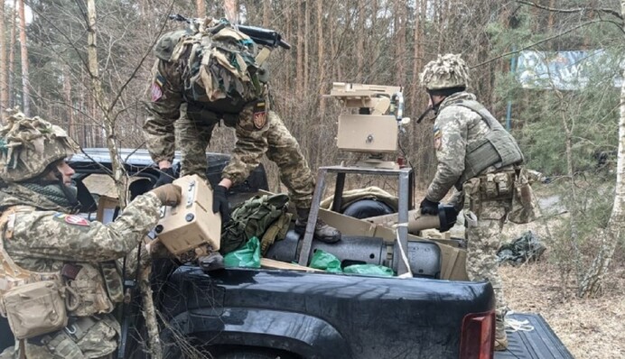 Волонтеры против правительства: останется ли украинская армия без помощи