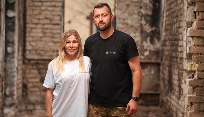 Жена Тамерлана рассказала, чем сейчас занимается певец, который в начале войны был в ТрО