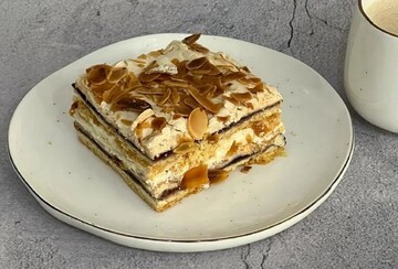 Печется очень просто: как приготовить популярный зимний торт 