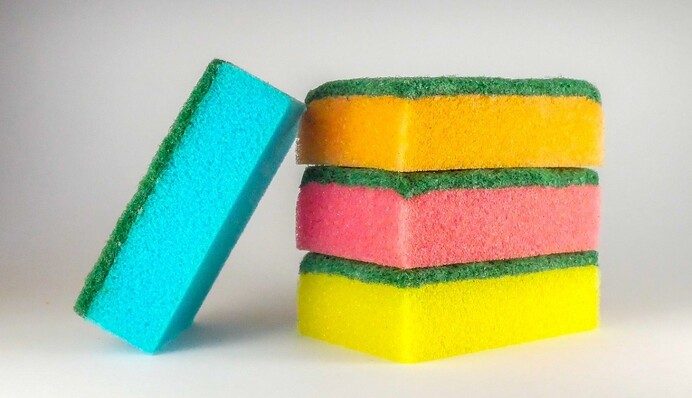 Не только губки для посуды: самые грязные предметы на кухне, которые следует чаще менять