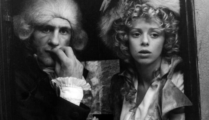 Актриса Эммануэль Дебевер, обвинявшая Жерара Депардье в насилии, совершила самоубийство