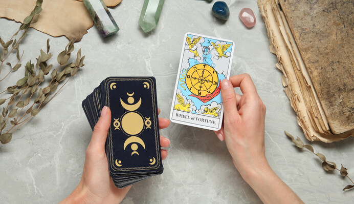 Тарологи составили любовный гороскоп на 2024 год: кто встретит свою судьбу