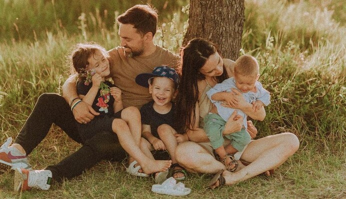 Нас будет шестеро: Тимур Мирошниченко рассказал, когда их семья усыновит еще одного ребенка