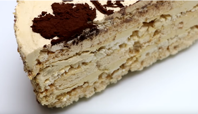 Безе с кремом и орехами: как приготовить популярный закарпатский торт 
